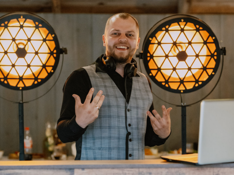 dj-konferansjer-mentor zdjęcie prezentacji gdzie wesele