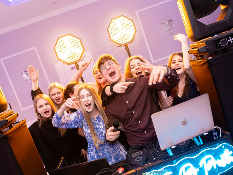 dj-po-prostu-tomek zdjęcie prezentacji gdzie wesele