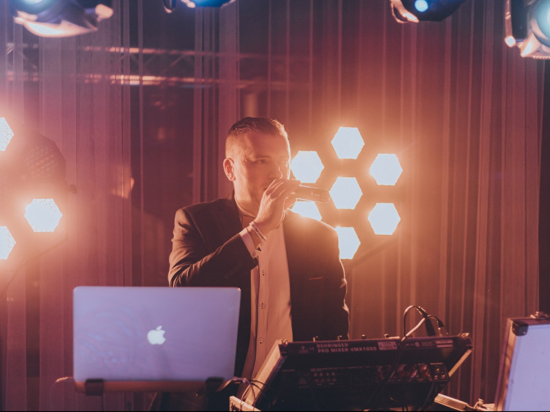 dj-robert zdjęcie prezentacji gdzie wesele