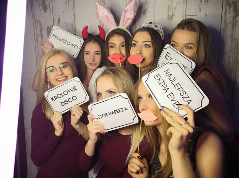 kissbudka-fotobudka-na-kazda-impreze zdjęcie prezentacji gdzie wesele