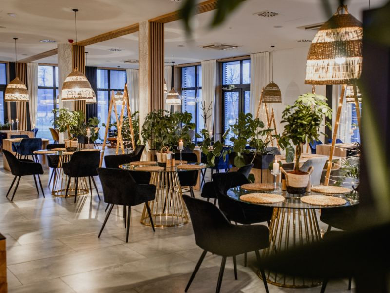 natural-hotel-w-rezerwacie-z-plaza-na-wyspie zdjęcie prezentacji gdzie wesele