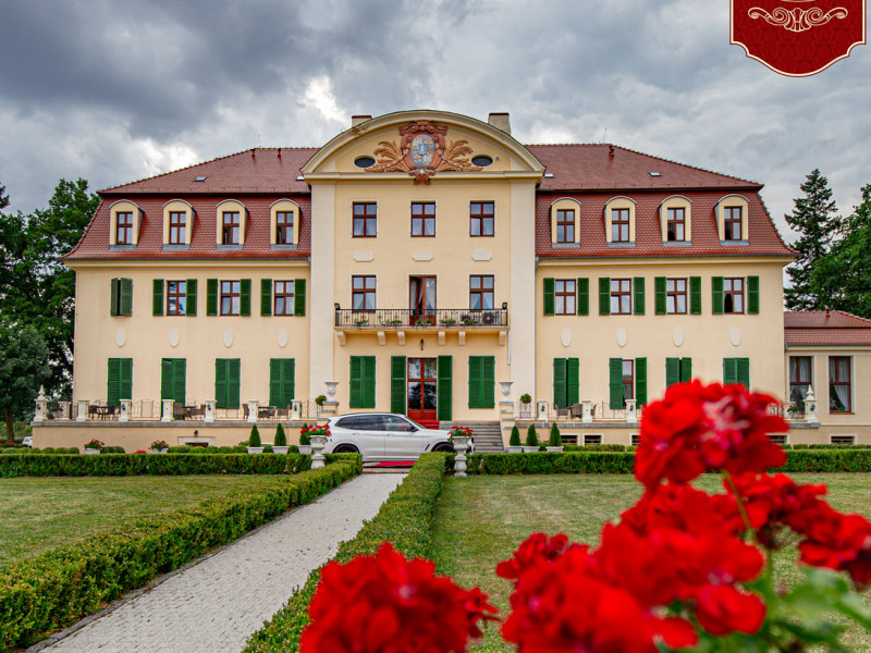 palac-radomilow zdjęcie prezentacji gdzie wesele