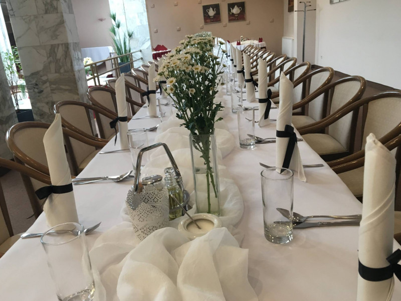 restauracja-new-arka-w-hotelu-gromada zdjęcie prezentacji gdzie wesele