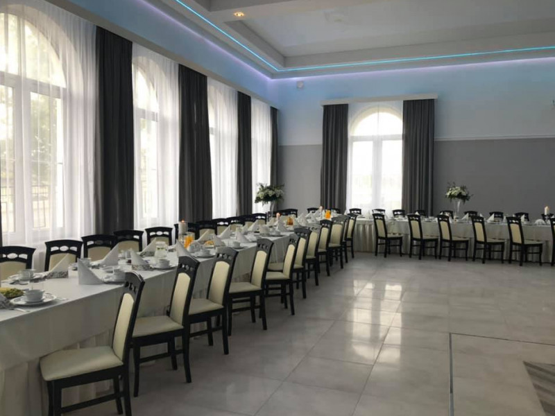 restauracja-w-starym-kinie zdjęcie prezentacji gdzie wesele
