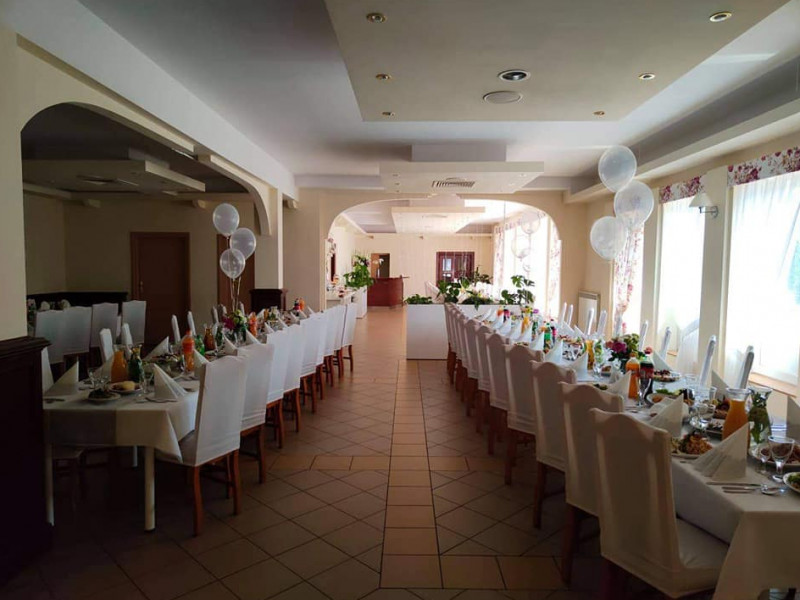 sala-bankietowa-rozany-zakatek zdjęcie prezentacji gdzie wesele