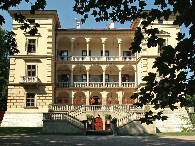 willa-decjusza-centrum-konferencyjne zdjęcie prezentacji gdzie wesele