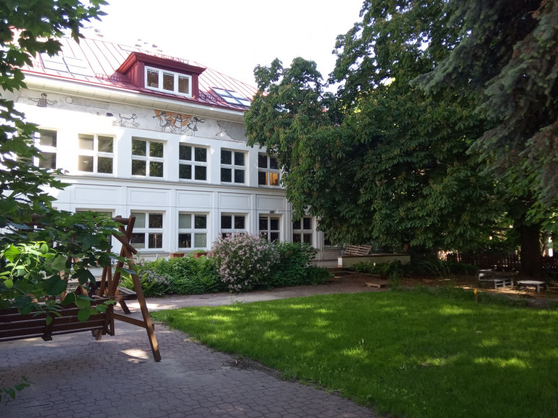 wynajem-ogrodu-i-kawiarenki-w-fundacji-sto-pociech zdjęcie prezentacji gdzie wesele