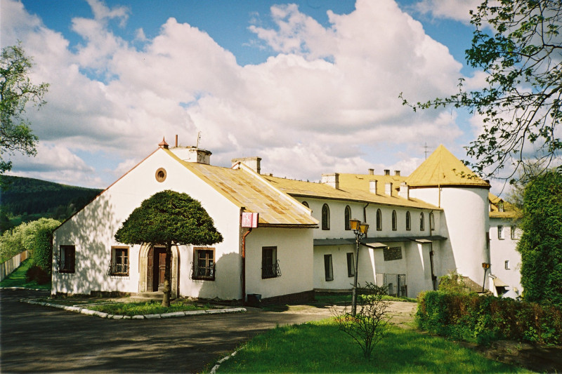 zamek-w-lesku zdjęcie prezentacji gdzie wesele